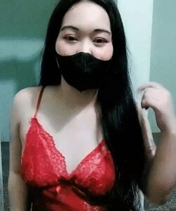 Dương Tuyền YYLive chị máy bay thích livestream khoe vú