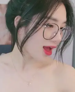 Anna Gấu Live Sex nghịch toy lộ mặt 15/04/2024